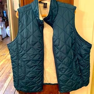 2X teal blue puffer vest